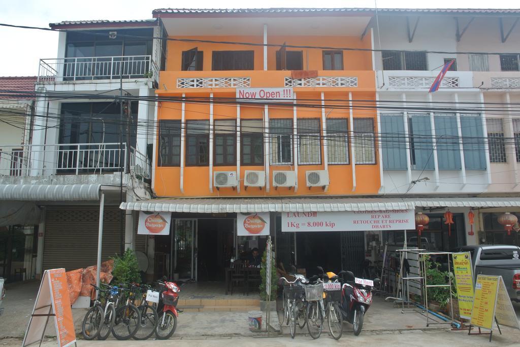 Orange Backpacker Hostel Vientiane Exteriör bild