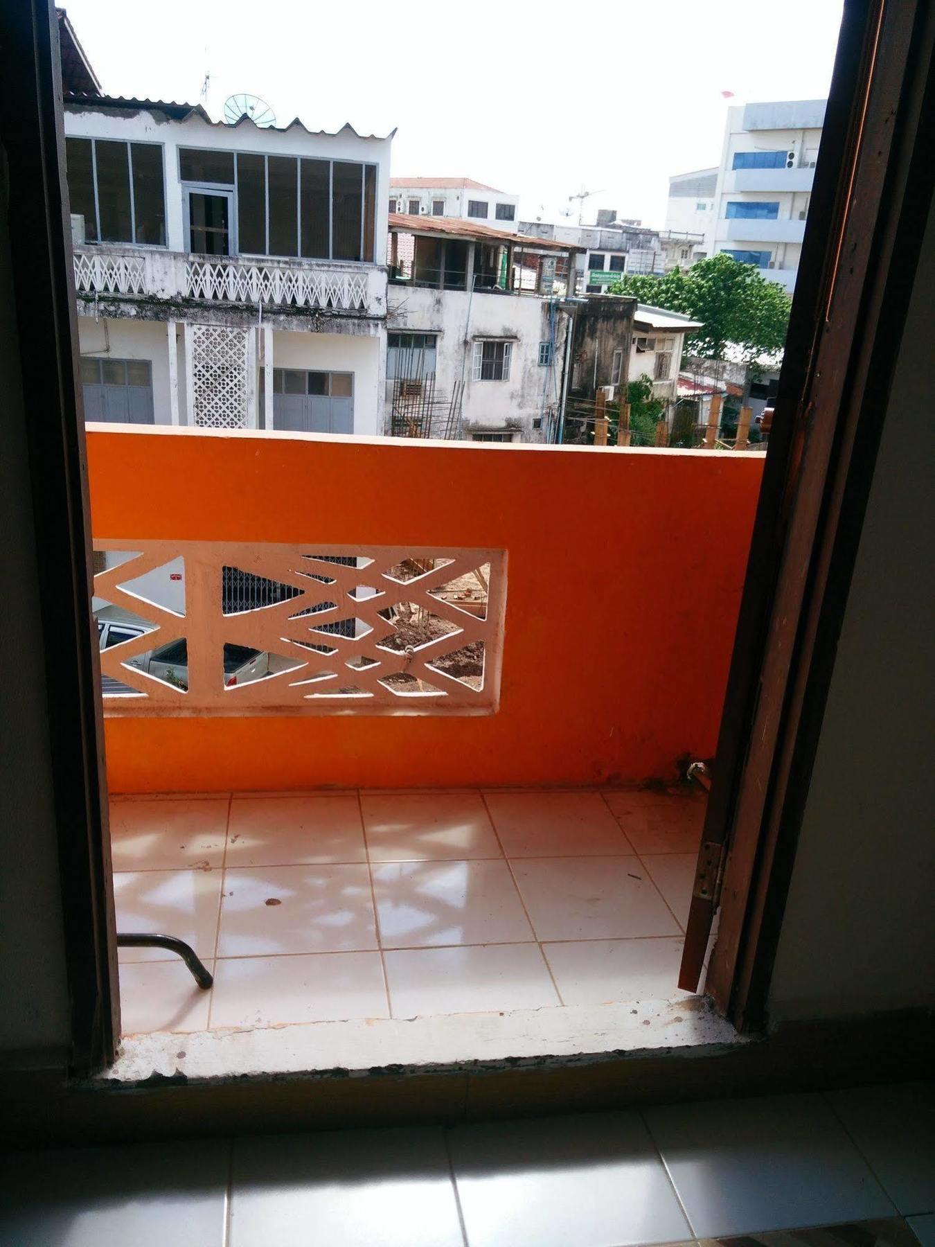 Orange Backpacker Hostel Vientiane Exteriör bild